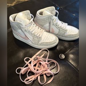 Women’s Nike Air Jordan 1 Mid SE Light Iron Ore-Atmosphere White